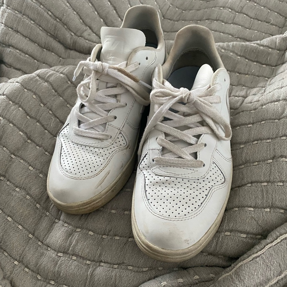 Veja white leather sneakers euro size 42, women’s 11, men’s 9